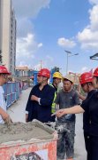 踔厉奋发的联固建筑工人